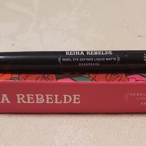 REINA REBELDE Black Eyeliner